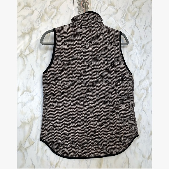 J. Crew XS Down puffer vest chevron black pockets - Picture 3 of 8